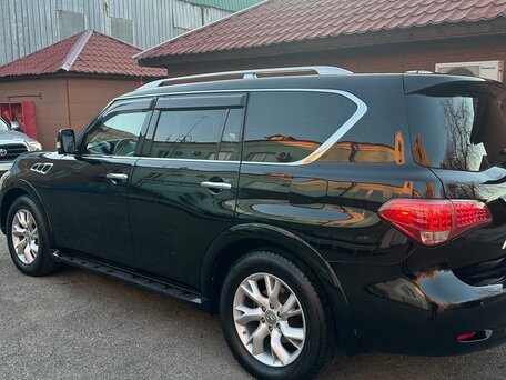 2010 Infiniti QX56 II, чёрный, 2599999 рублей, вид 2