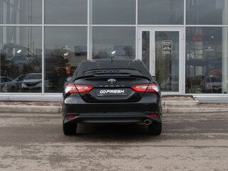 2020 Toyota Camry VIII (XV70), чёрный, 2688000 рублей, вид 4