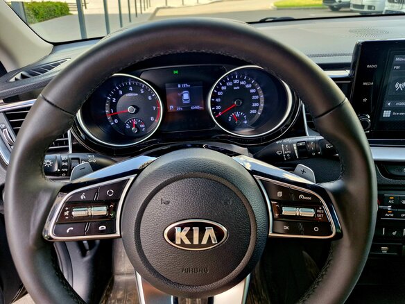 2020 Kia Ceed III, чёрный, 1820000 рублей - вид 16