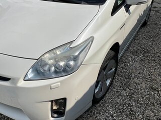 2010 Toyota Prius III (XW30), белый, 800000 рублей, вид 2