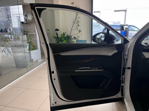 2026 Omoda C5 I Рестайлинг, белый, 2482000 рублей - вид 16
