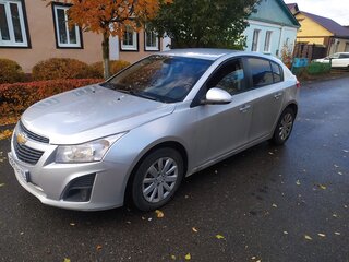 2013 Chevrolet Cruze I Рестайлинг, серебристый, 600000 рублей, вид 1