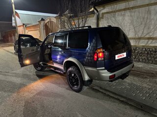 2001 Mitsubishi Montero Sport I, белый, 1050000 рублей, вид 3