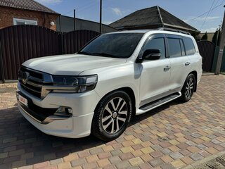 2019 Toyota Land Cruiser 200 Series Рестайлинг 2, белый, 8300000 рублей, вид 4