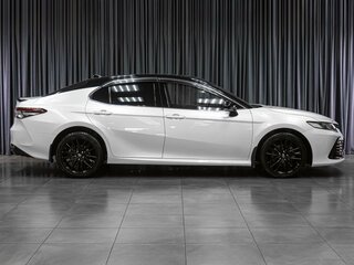 2021 Toyota Camry VIII (XV70) Рестайлинг, белый, 3200000 рублей, вид 5