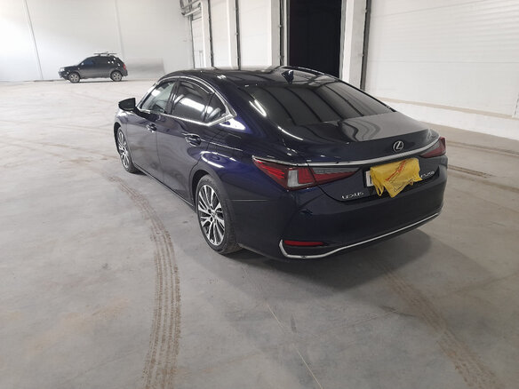 2019 Lexus ES 250 VII, синий, 3900000 рублей - вид 11