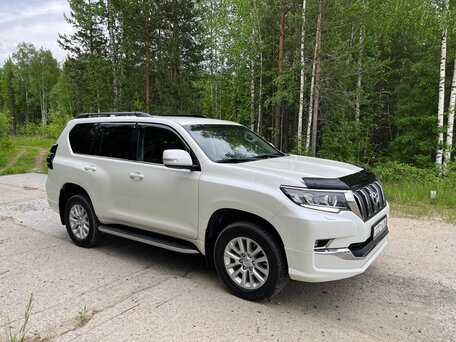 2019 Toyota Land Cruiser Prado 150 Series Рестайлинг 2, белый, 5550000 рублей, вид 1