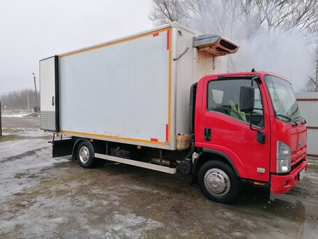 2015 Isuzu Elf (N-series), красный, 1700000 рублей, вид 2