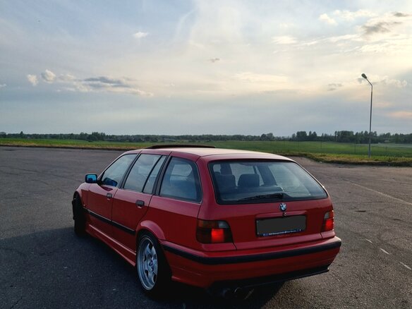 1997 BMW 3 серии 320i III (E36), красный, 700000 рублей - вид 11