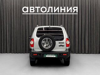 2014 Chevrolet Niva I Рестайлинг, серебристый, 660000 рублей, вид 4