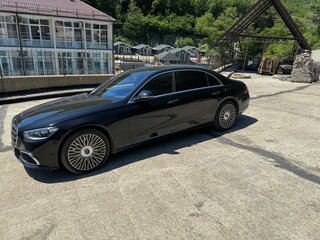 2020 Mercedes-Benz S-Класс 450 Long 4MATIC VII (W223), чёрный, 10750000 рублей, вид 4
