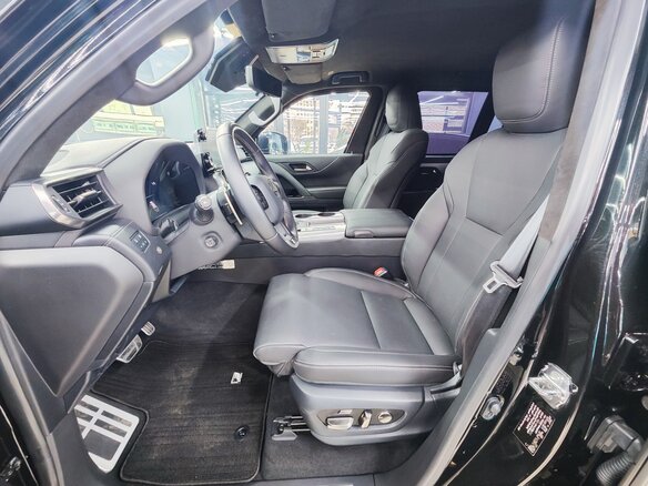2022 Lexus LX 600 IV, чёрный - вид 7