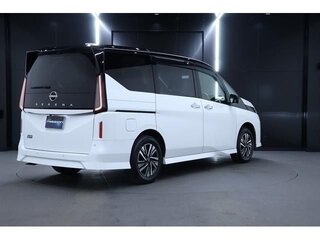 2023 Nissan Serena VI (C28), белый, 2300000 рублей, вид 3