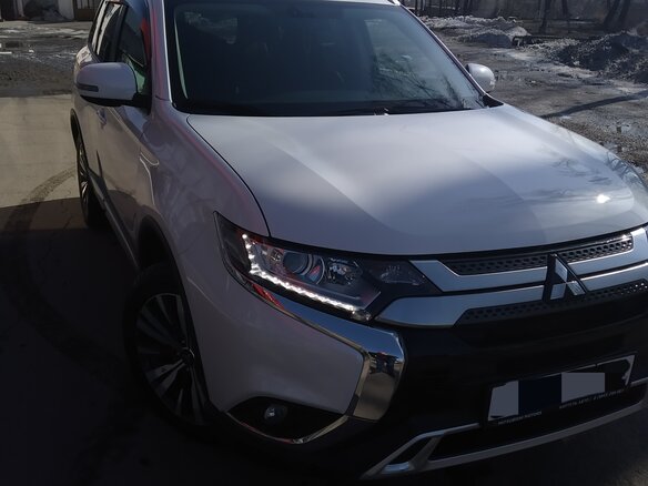 2019 Mitsubishi Outlander III Рестайлинг 3, белый - вид 5