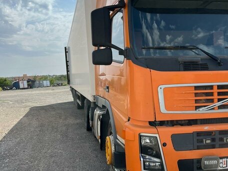 2008 Volvo FM, оранжевый, 2555000 рублей, вид 4