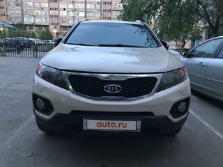 2010 Kia Sorento II, бежевый, 1500000 рублей, вид 2