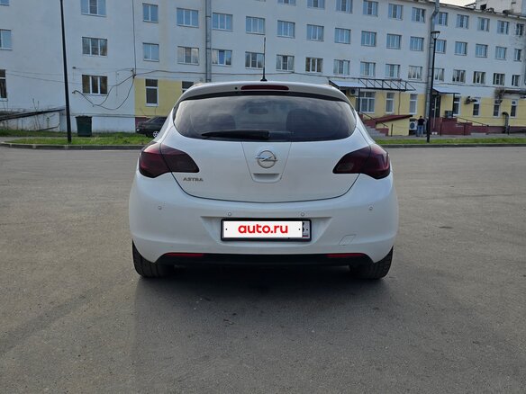 2012 Opel Astra J Рестайлинг, белый, 720000 рублей - вид 6