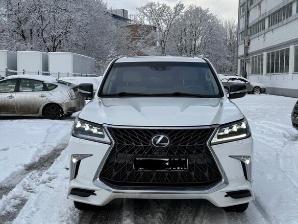 2016 Lexus LX 570 III Рестайлинг 2, белый, 7000000 рублей - вид 3