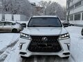 2016 Lexus LX 570 III Рестайлинг 2, белый, 7000000 рублей - вид 3