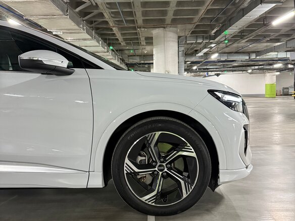 2023 Audi Q4 e-tron 50 quattro I, белый, 4999000 рублей - вид 9