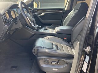 2018 Volkswagen Touareg III, чёрный, 4800000 рублей, вид 5