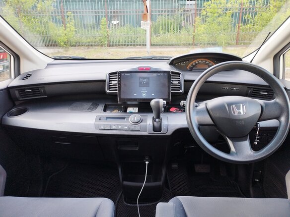 2009 Honda Freed I, белый, 1150000 рублей - вид 4
