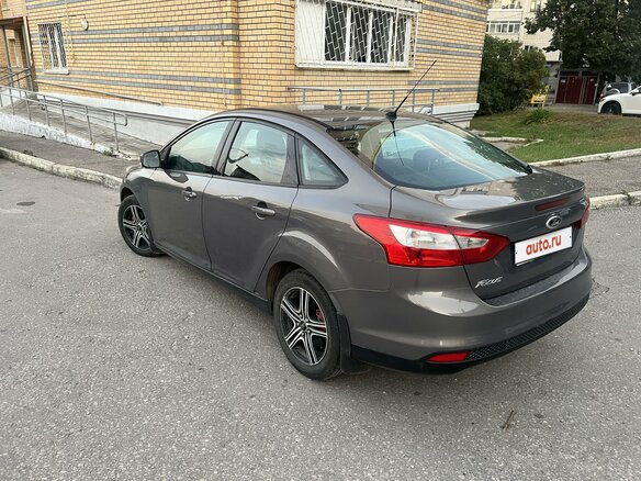 2011 Ford Focus III, серый, 570000 рублей - вид 4