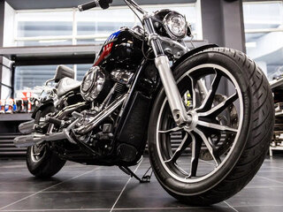 2019 Harley-Davidson Low Rider, чёрный, 1390000 рублей, вид 3