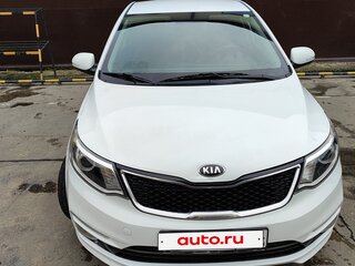 2017 Kia Rio III Рестайлинг, белый, 1020000 рублей, вид 1