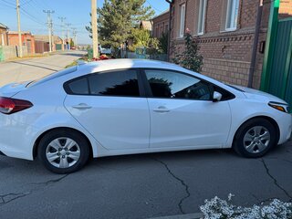 2017 Kia Forte II Рестайлинг, белый, 1350000 рублей, вид 4