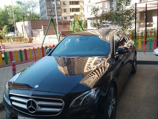 2017 Mercedes-Benz E-Класс 200 V (W213, S213, C238), чёрный, 2900000 рублей, вид 3