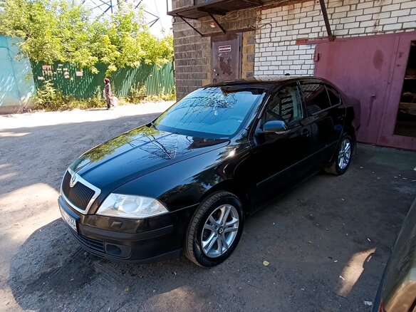 2008 Skoda Octavia II (A5), чёрный, 600000 рублей