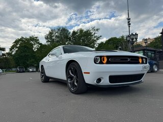 2019 Dodge Challenger III Рестайлинг 2, белый, 4300000 рублей, вид 1