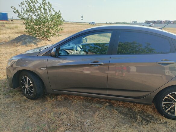 2016 Hyundai Solaris I Рестайлинг, серый, 980000 рублей - вид 6