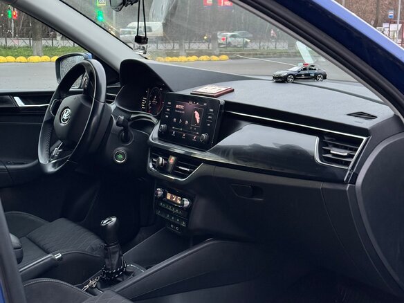 2021 Skoda Rapid II, синий, 1900000 рублей - вид 18