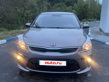 2018 Kia Rio IV, коричневый, 1350000 рублей, вид 1