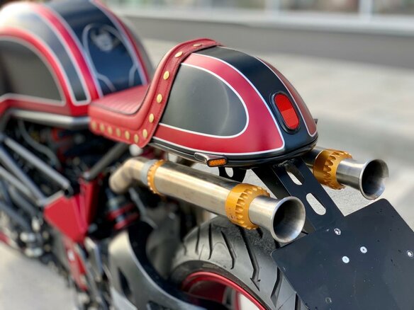 2011 MV Agusta Brutale 920, пурпурный - вид 11