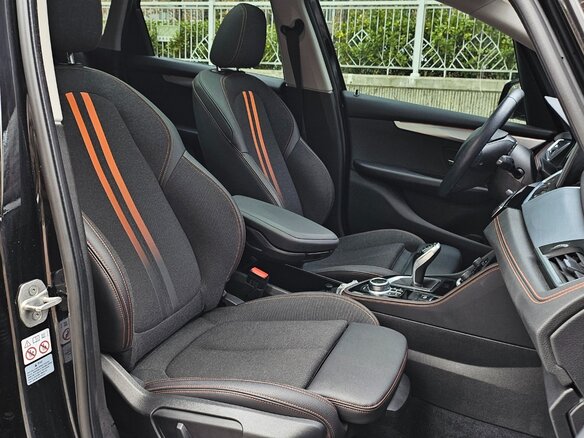 2020 BMW 2 серии Active Tourer 218d F45 Рестайлинг, чёрный, 2200000 рублей - вид 12