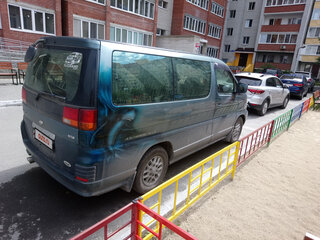 1997 Nissan Elgrand I (E50), зелёный, 490000 рублей, вид 4