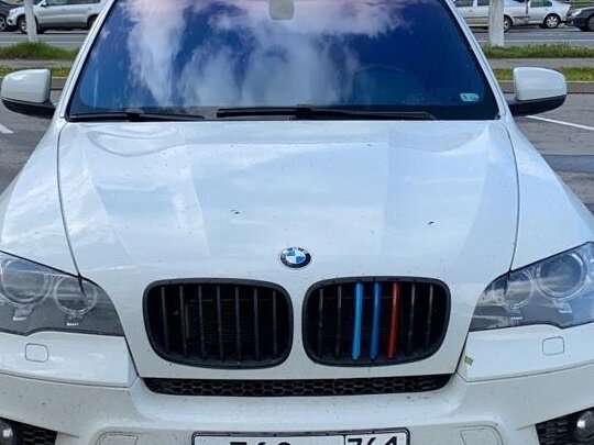 2012 BMW X5 50i II (E70) Рестайлинг, белый, 1970000 рублей