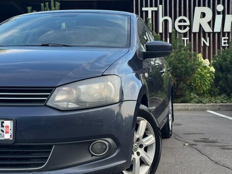 2014 Volkswagen Polo V, синий, 690000 рублей, вид 2