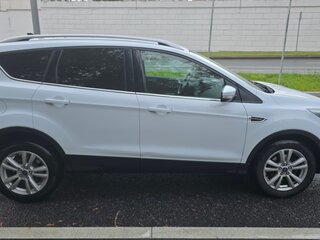 2018 Ford Kuga II Рестайлинг, белый, 1750000 рублей, вид 4