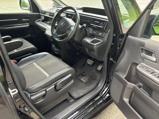 2017 Honda Stepwgn Spada V, чёрный, 1630000 рублей, вид 5