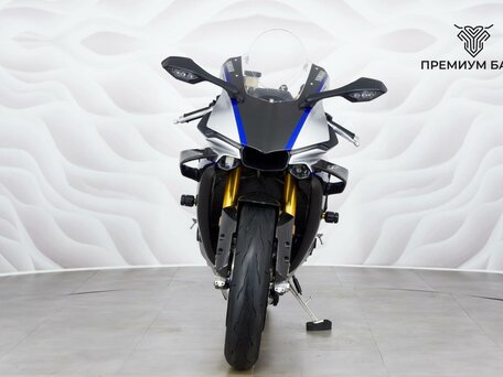 2017 Yamaha YZF-R1M, чёрный, 1749000 рублей, вид 4