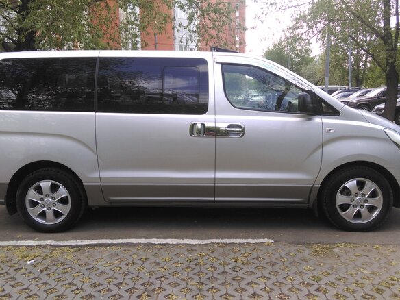 2010 Hyundai H-1 II, серебристый - вид 3