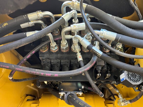 2008 Caterpillar 428, жёлтый, 7600000 рублей - вид 15