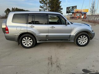 2003 Mitsubishi Pajero III Рестайлинг, серебристый, 1150000 рублей, вид 4