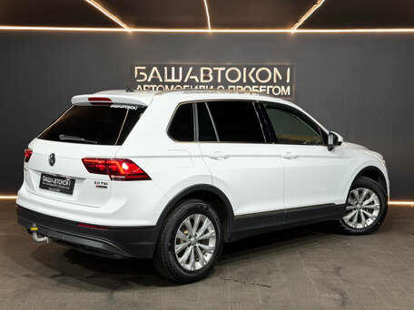 2017 Volkswagen Tiguan II, белый, 2495000 рублей, вид 4