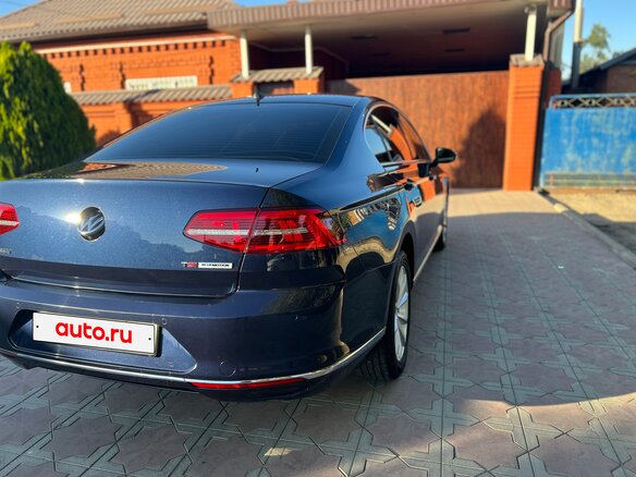 2015 Volkswagen Passat B8, синий, 1800000 рублей - вид 12