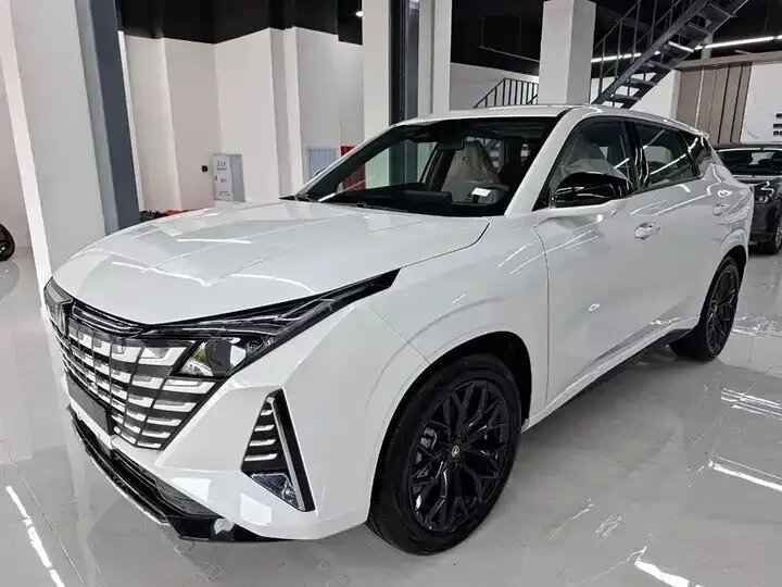 Открыть фотографии: Changan UNI-Z